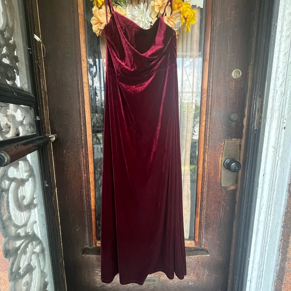 Revelry Strapless Burgundy Velvet Dress EUC Long Luxurious Bridal Evening Attire